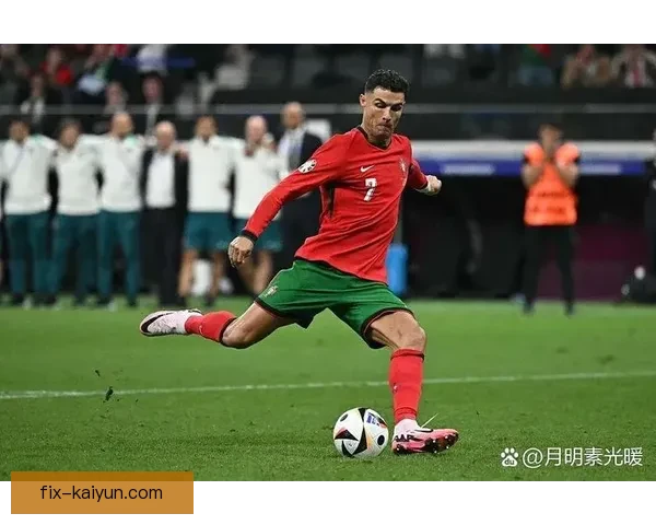 C罗任意球引发场上争议，裁判判罚成为焦点